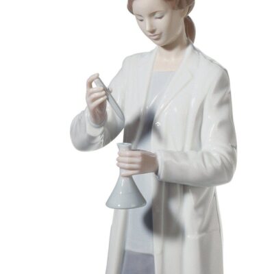 Gifts Lladró  | In The Laboratory Woman Figurine