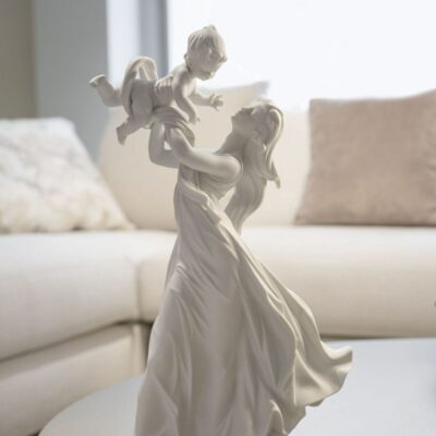 Gifts Lladró  | My Little Sweetie Mother Figurine. Matte White