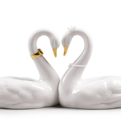 Gifts Lladró  | Endless Love Swans Figurine. Golden Luster