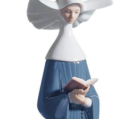 Gifts Lladró  | Prayerful Moment Nun Figurine