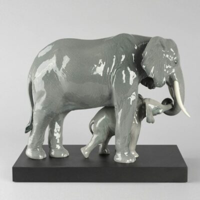 Gifts Lladró  | Leading The Way Elephants Sculpture