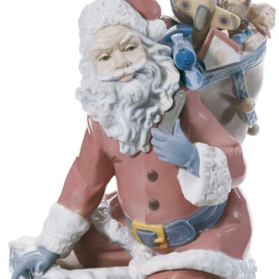 Gifts Lladró  | Down The Chimney Santa Figurine. Limited Edition