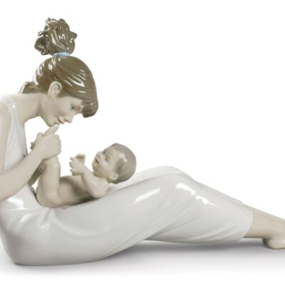 Gifts Lladró  | Giggles With Mom Figurine