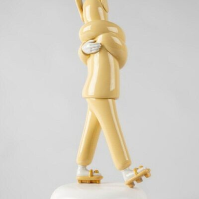 Gifts Lladró  | Embraced (Yellow) Sculpture